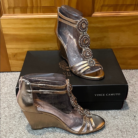 Vince Camuto Zimily RoseGold Beautiful Embellished Wedge Sandals - Picture 5 of 12